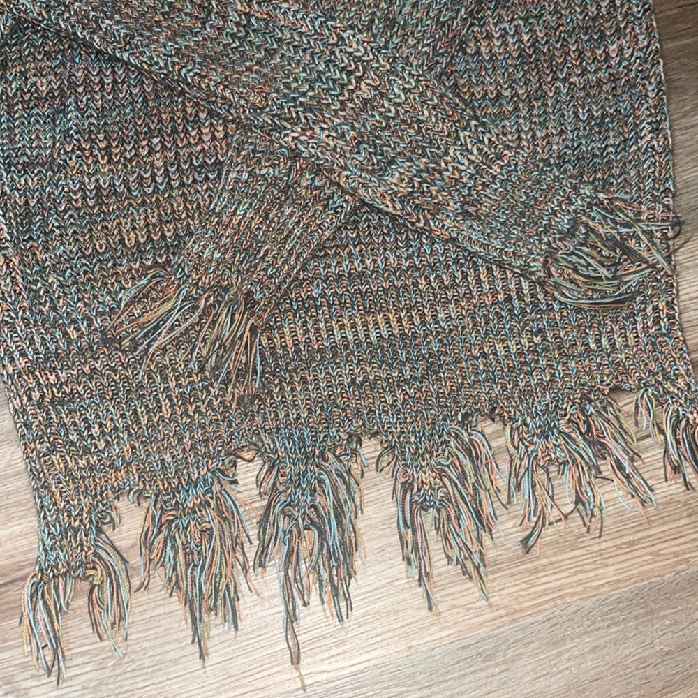 Sweater - Picture 3 of 4